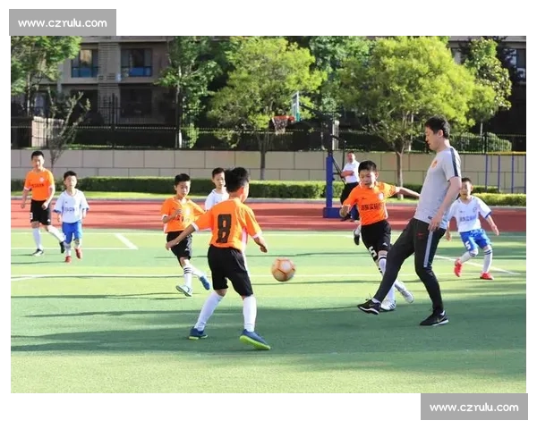 足球对抗训练体系创新与实战能力提升路径研究青少年专项发展策略探析