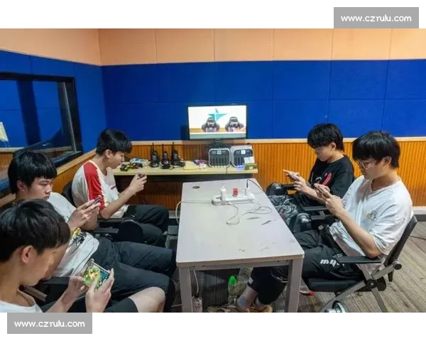 电竞选手成长之路：从青训到职业舞台的全程解析与成功要素